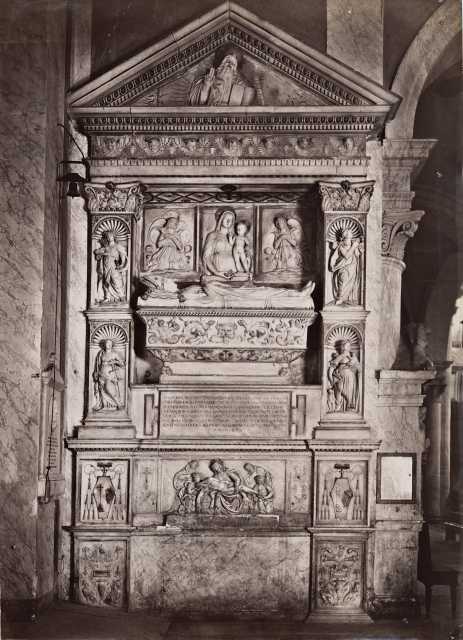 Anonimo — Anonimo romano sec. XV - Monumento funebre del cardinale Ludovico Podocataro — insieme